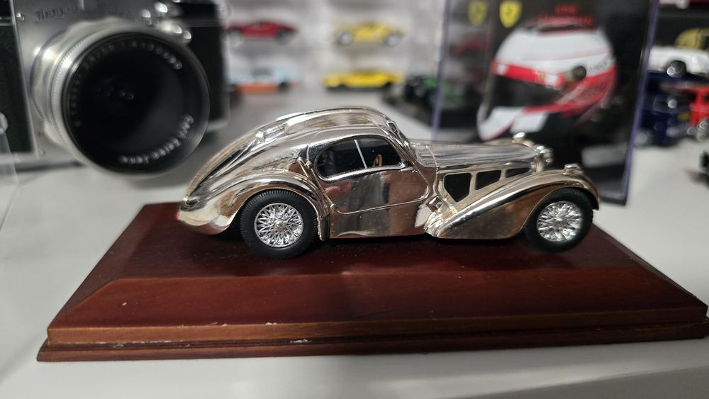 Bugatti Atlantic - Silver Cars Collection