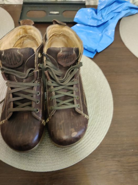 Vând pantofi de piele  45