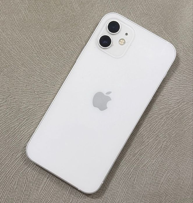 Iphone 12 cu piese originale si nimic schimbat la el