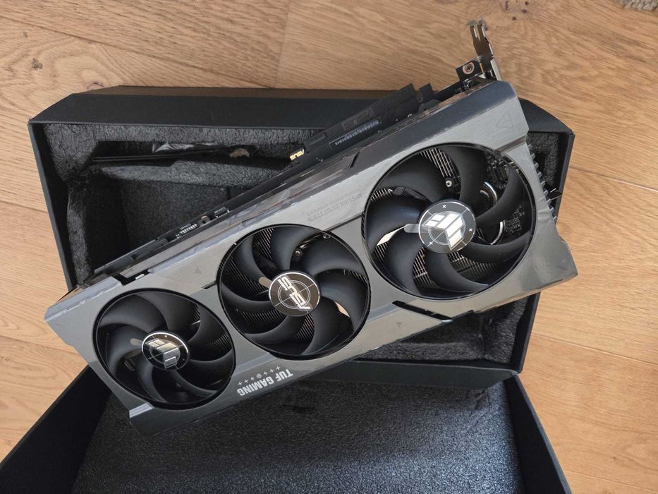 ASUS TUF Gaming Radeon RX 7900 XT OC Edition 20GB GDDR6 NOUA
