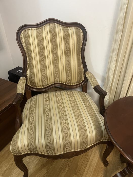 Vand set fotolii ,masuta lemn 4850 ron