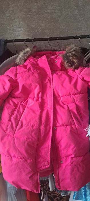 Продам детские куртки