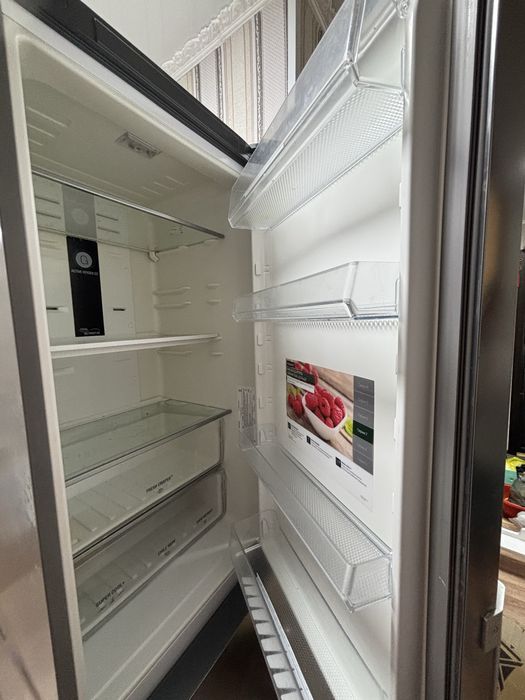 Холодильник Hotpoint Ariston