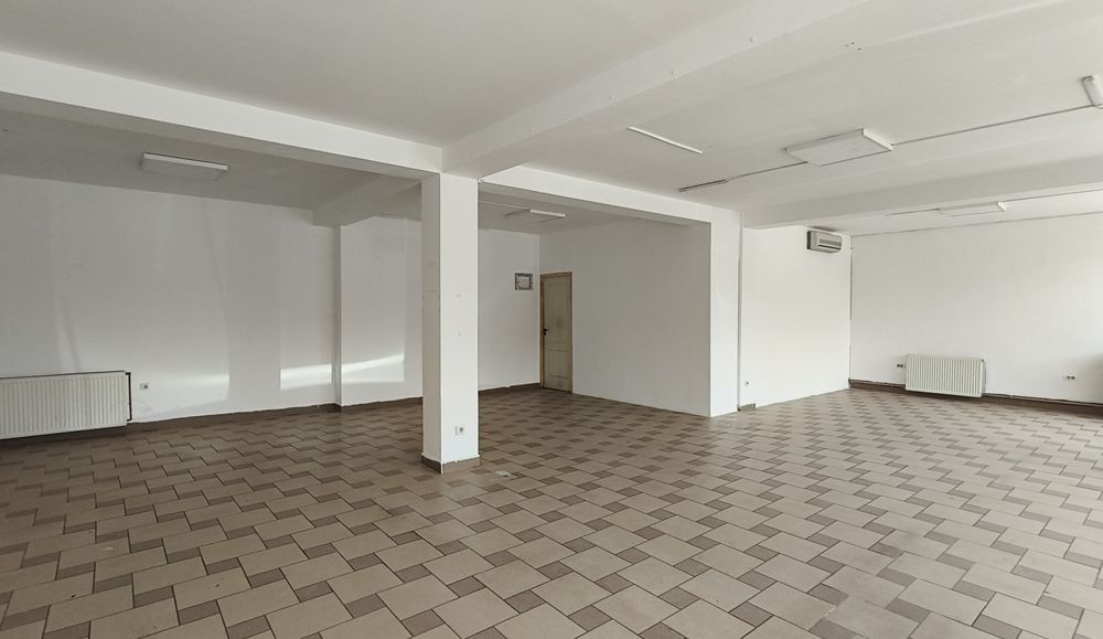 Inchiriez 120 m², vad comercial foarte bun si parcare, 800 €, A Saguna