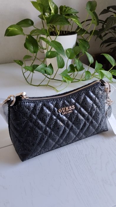 Сумка на плечо Guess Isemay в черном цвете