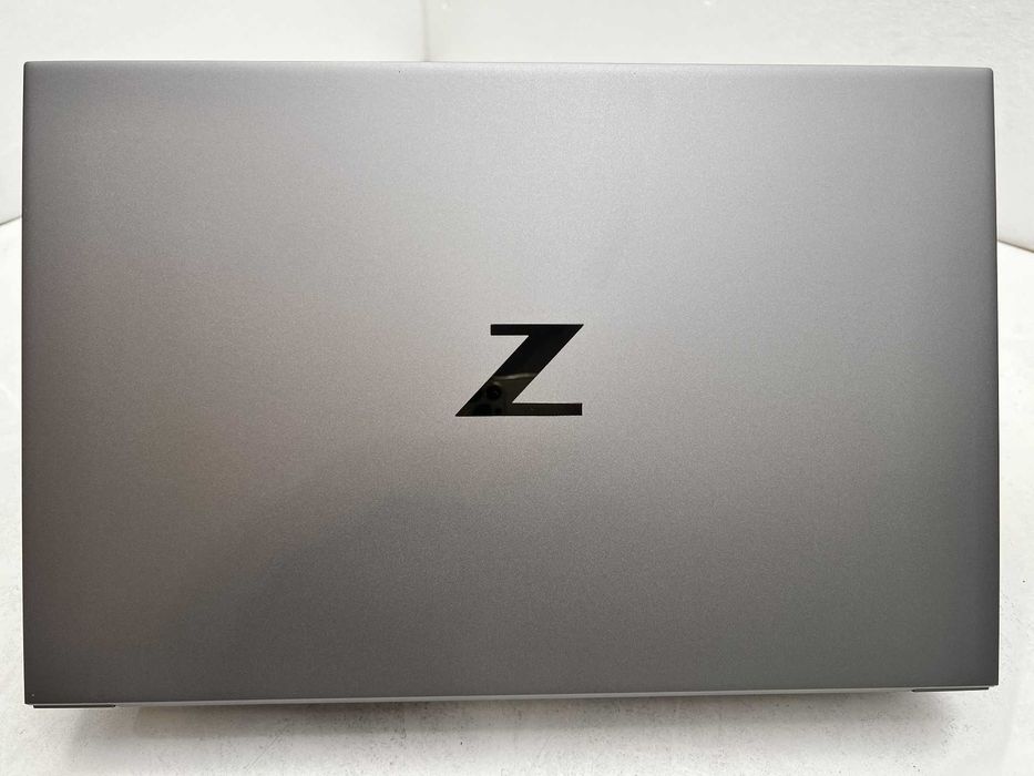 Реновиран лаптоп HP ZBook Studio G8 15.6 i7-11850H 32GB 1ΤB A2000 4GB