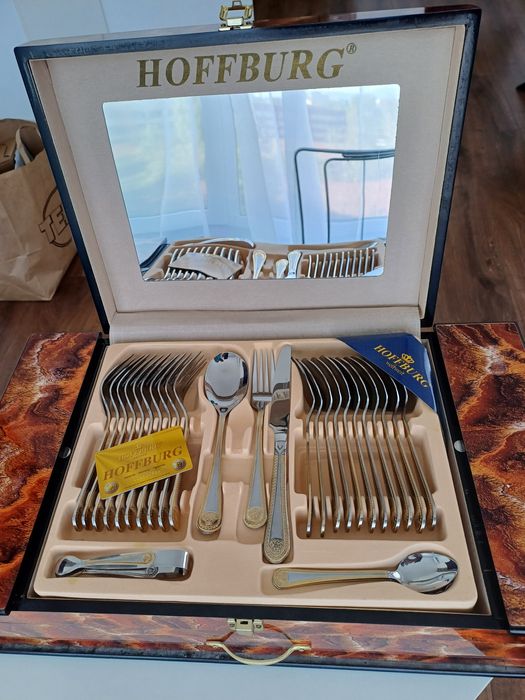 Комплект прибори със златно покритие Versace