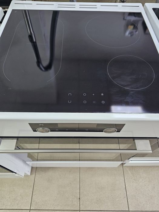 Печка с индукционни котлони ASKO CI96374W