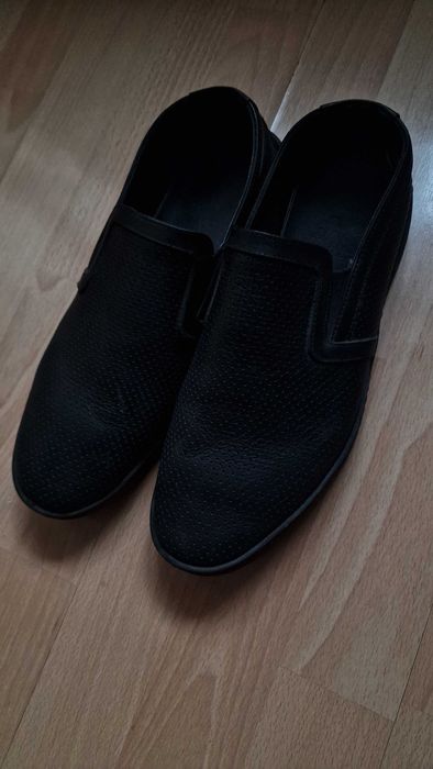 Продам туфли на подростка 42