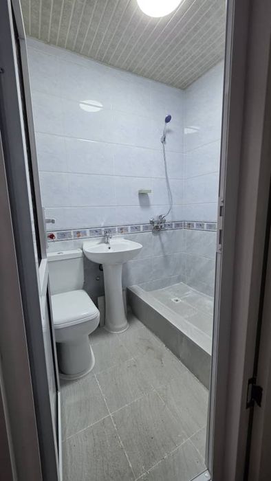 Срочно продаётся 1 ком квартира г.НУРАФШАН мфй тараккиёт