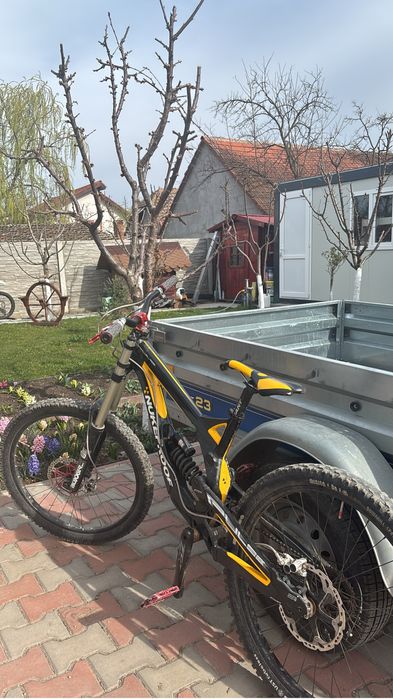 Bicicleta Nukeproof downhill