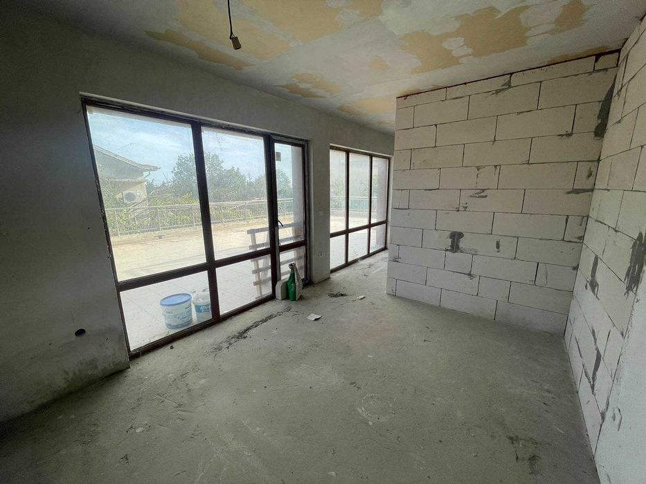 Продава се Двустаен апартамент в Варна, м-т Траката - 86 кв.м за 907 €/кв.м - Снимка #5