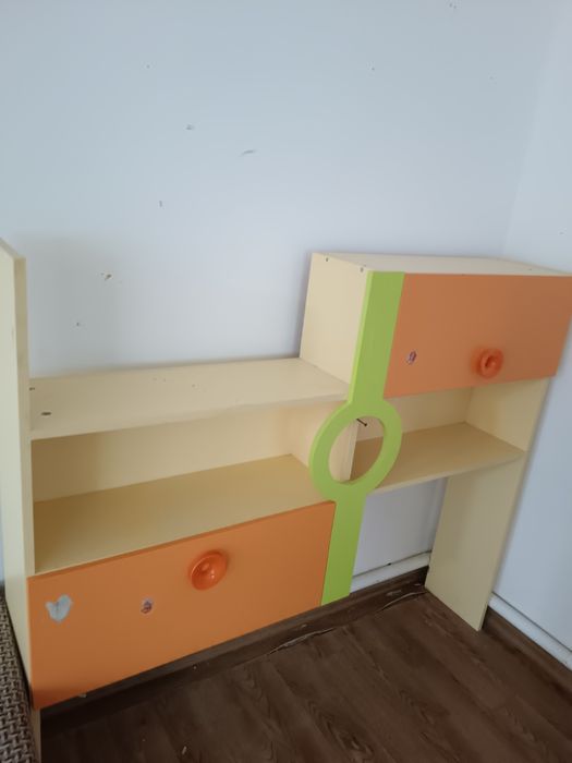 Детский настенный шкаф