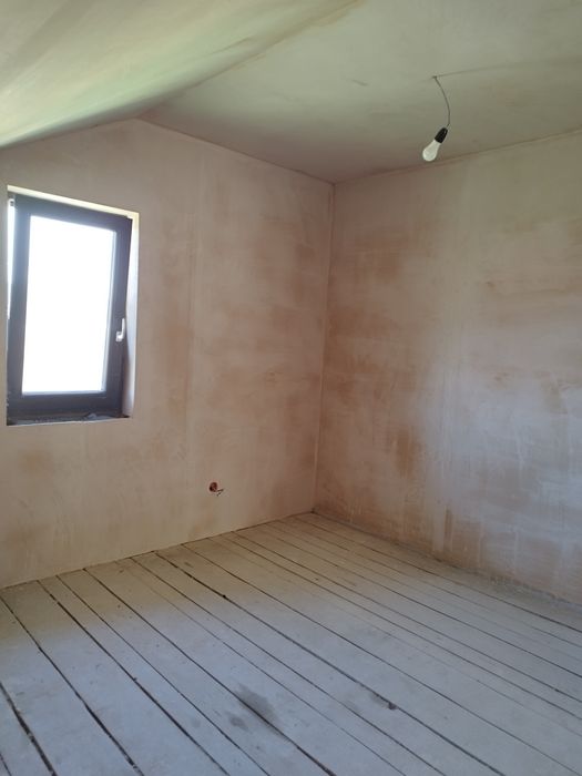 Se vinde casa la rosu