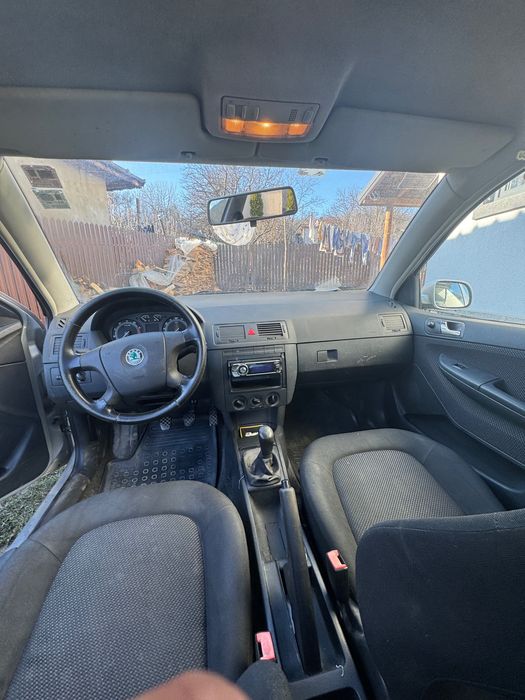Vând Skoda Fabia 1.2 benzina