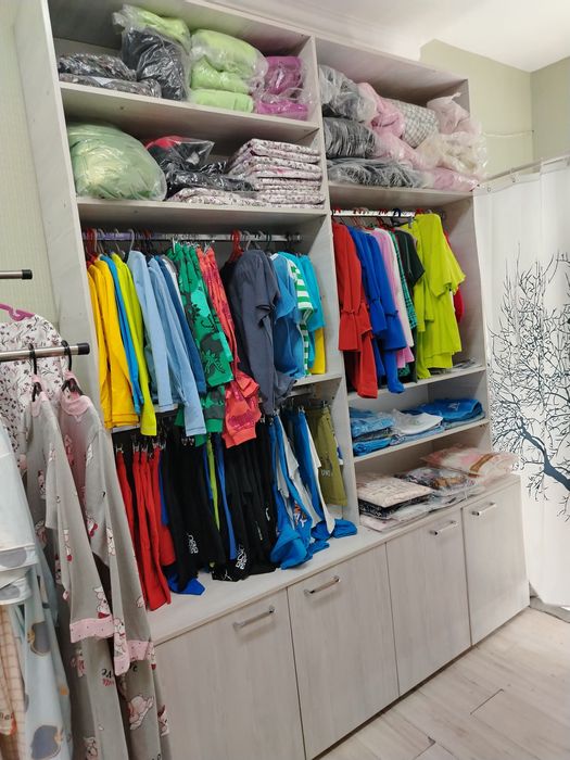 Мебель для магазина одежды