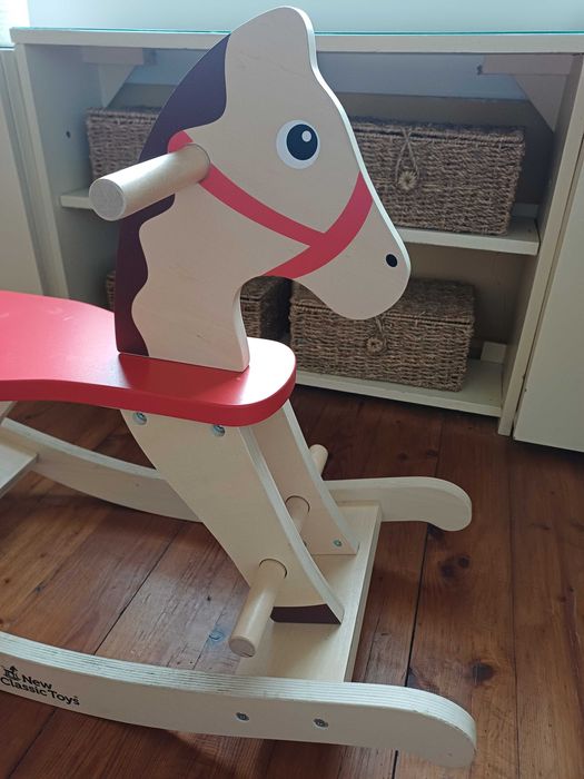 Дървено люлеещо конче