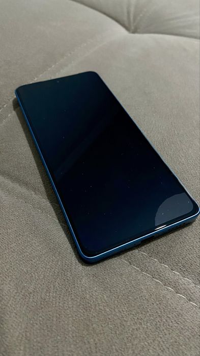 Сматрфон POCO F5