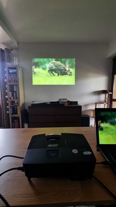 Videoproiector ACER X113PH, HDMI, doar 122 ore funcționare + Geantă cadou