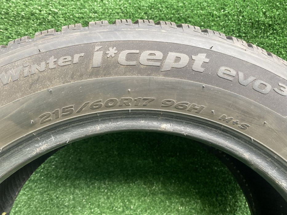 Set 2 anvelope iarna Hankook Winter I Cept Evo3 215 60 17 96H 7,5mm
