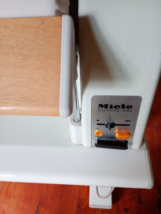 Calandru Miele Electronic B863