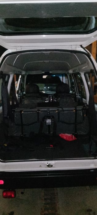 Damas bir qoʻl minilgsn