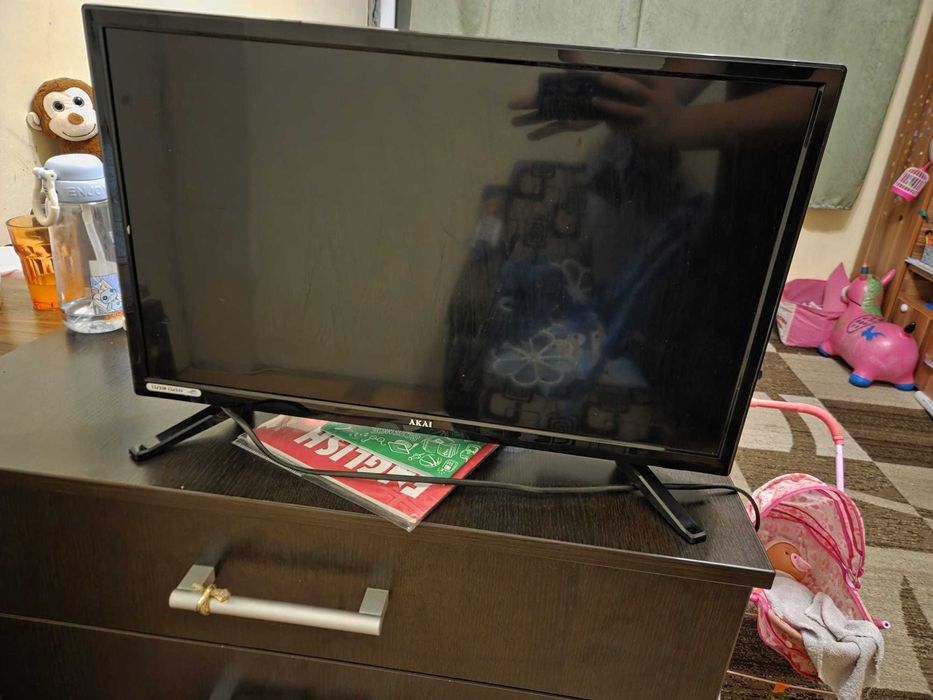 Televizor marca AKAI diagonala 61 cm folosit foarte putin