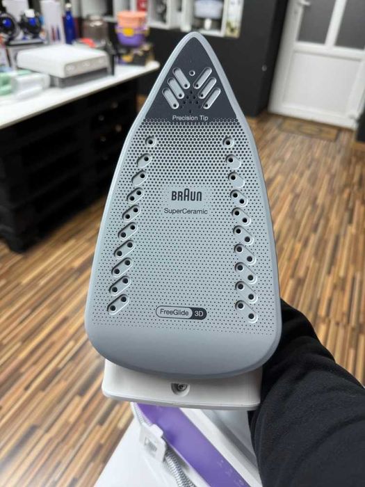 (RESIGILAT) Statie de calcat Braun Carestyle 1