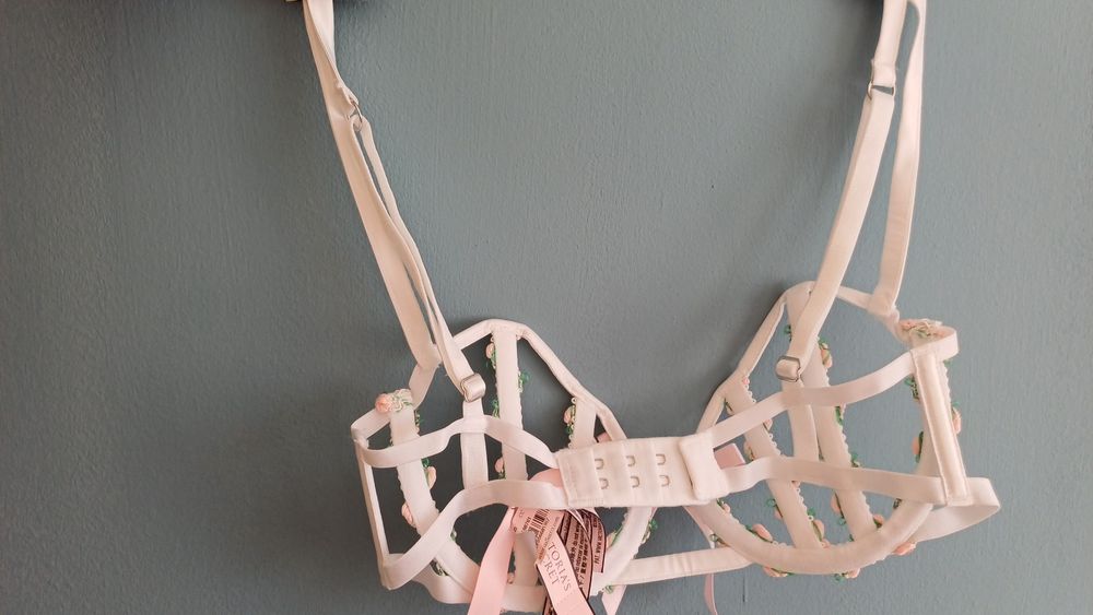 Victoria's Secrets нов сутиен 70 В