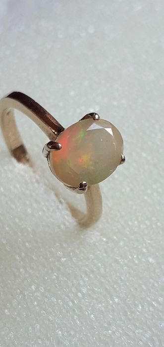 Inel aur galben 14ct cu opal etiopian