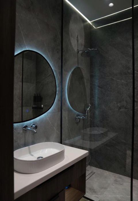 Four Seasons Apartments