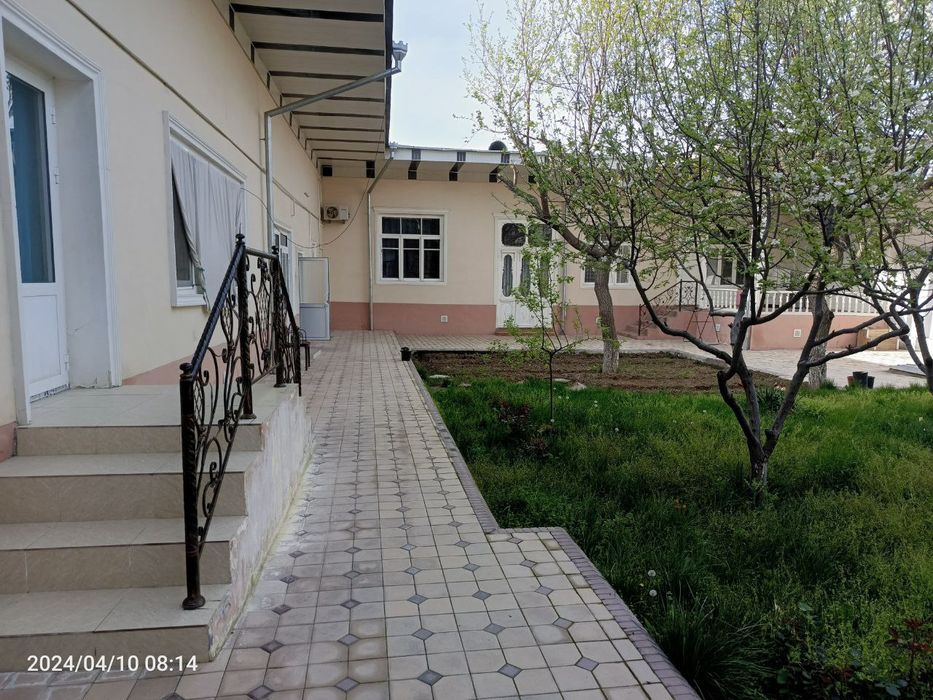 Uchastka sotiladi 8 sotix