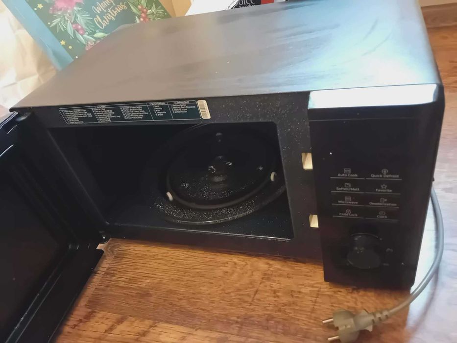 Микровълнова печка Samsung в отлично състояние