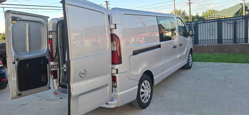 Opel Vivaro Extra Lung/Renault Trafic/An 2018/120 CP/Km 160899/Dublucabine original/AC/Navigatie/Km cu factura/Distributie lant/Import Olanda