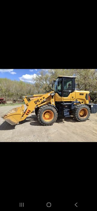 Погрузчик фронтальный