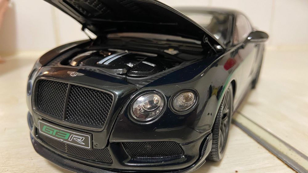 Almost Real BENTLEY CONTINENTAL GT3-R 1:18 diecast