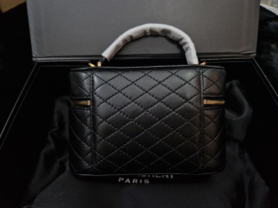 YSL Saint Laurent Gaby Vanity Black
Piele naturala