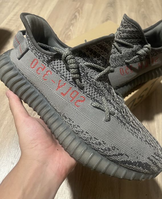 YEEZY 350 beluga 2.0