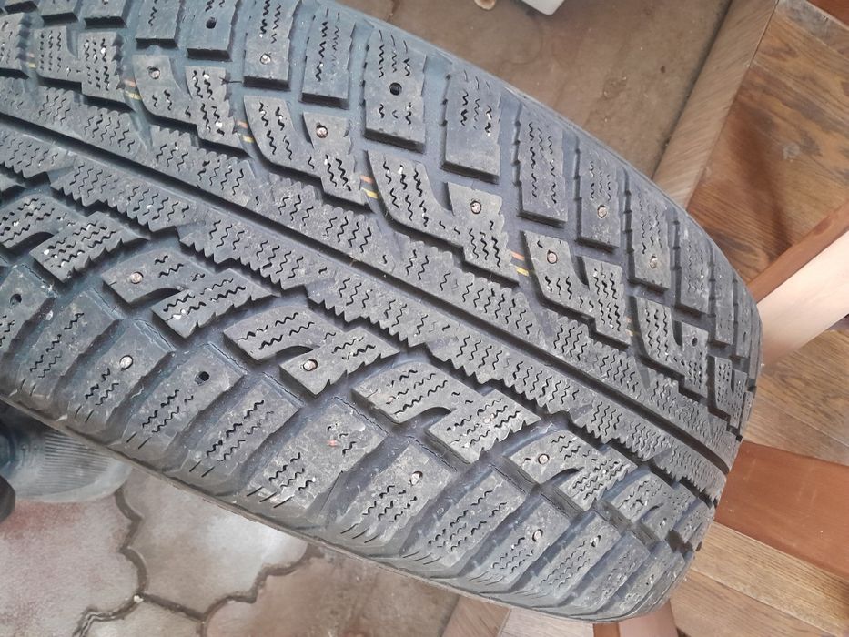 Шины бу . Kumho.  Зимние. Шипы