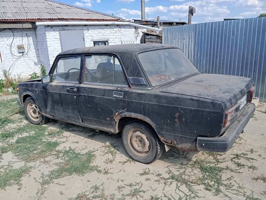 Продам ваз 2105.