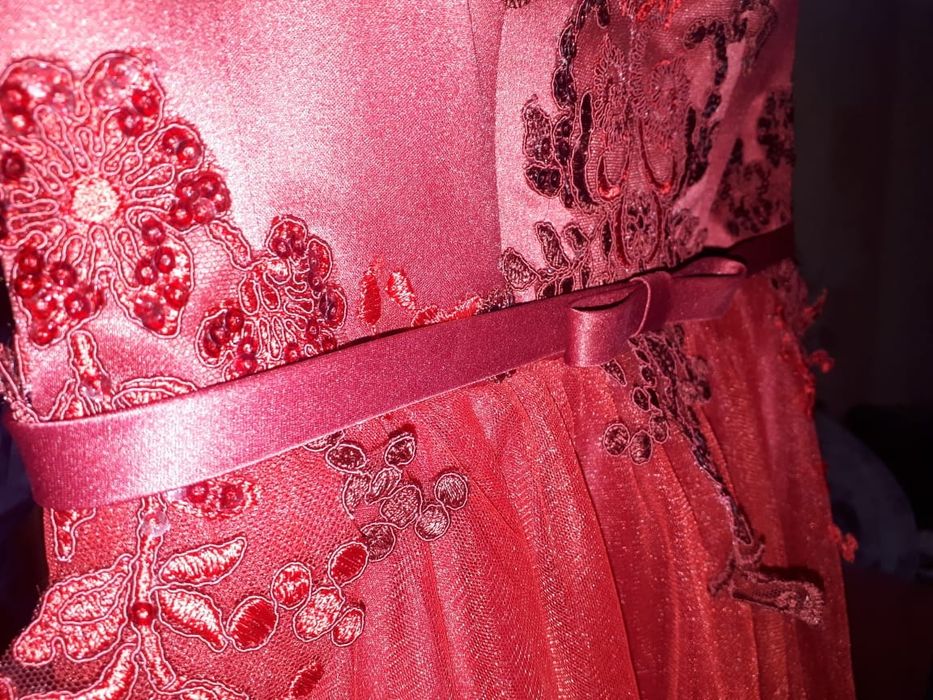 Платье вечернее