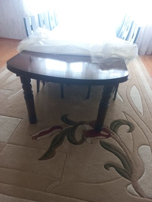 Продаётся стол для зала