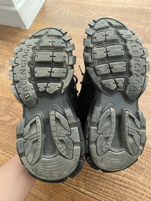 Balenciaga track