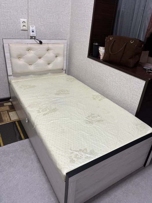 Продам кровать , как новая