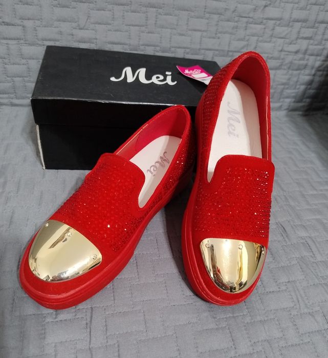 Pantofi sport cu platforma și strasuri