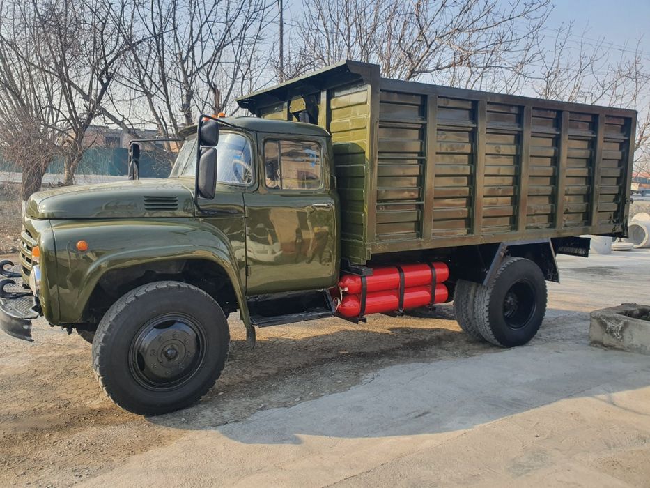 Срочна зил 130  сомосвал сотилади