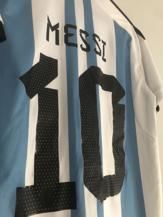 Kit pantaloni fotbal + tricou + jambiere - Messi