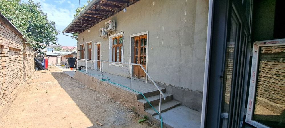 Продаеться дом, 3,7 сотоха. Цена: 220.000 $