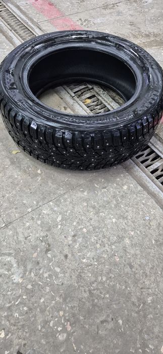 Продам 2 шины диаметр 16