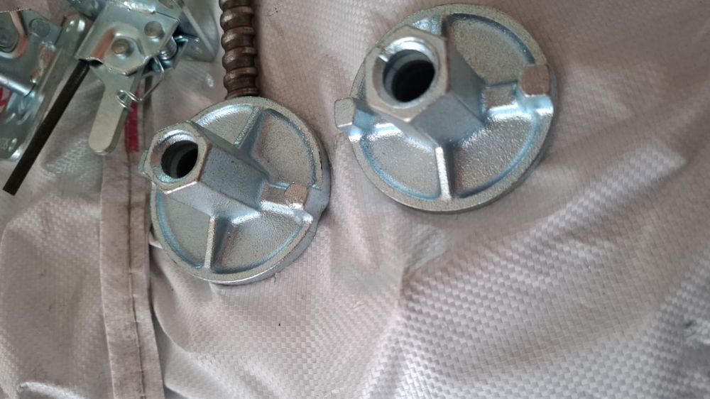 Болт стяжной тайрот